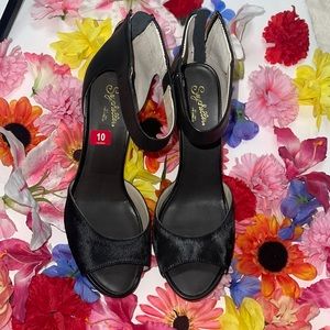 Seychelles Good Fortune Heel in Black & Black 🖤